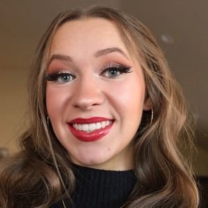 Meet your Posher, Ella